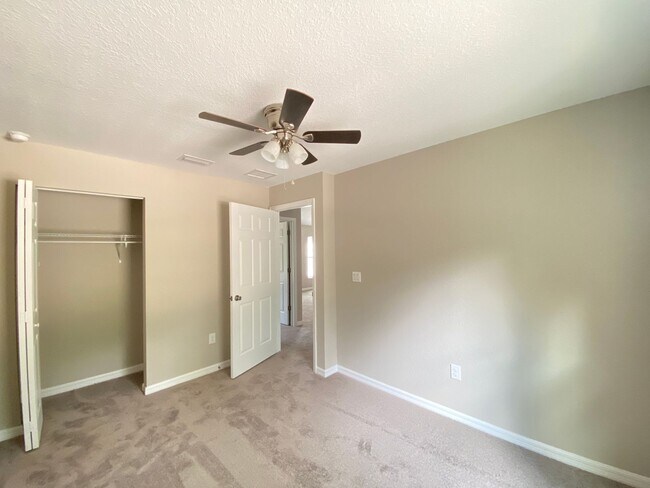 Building Photo - 4490 SW 150th Pl