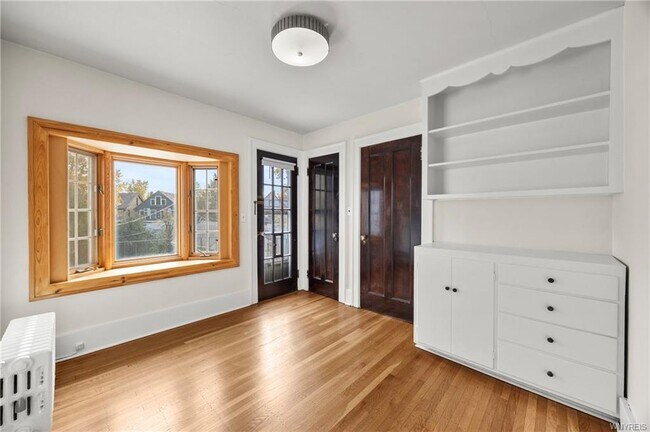 Building Photo - 179 Admiral Rd