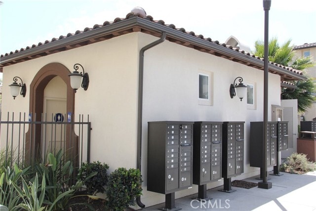 Building Photo - 17558 Water Garden Ct