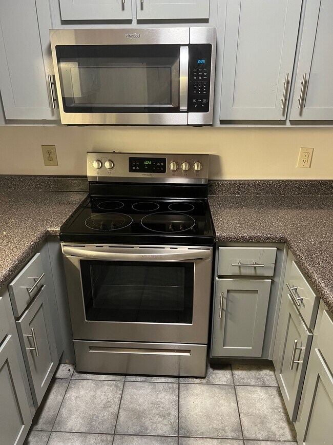 Building Photo - 110 Silas Ct