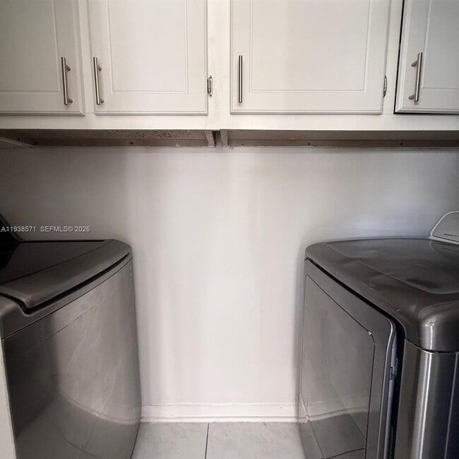 Building Photo - 12144 SW 110th St Cir W