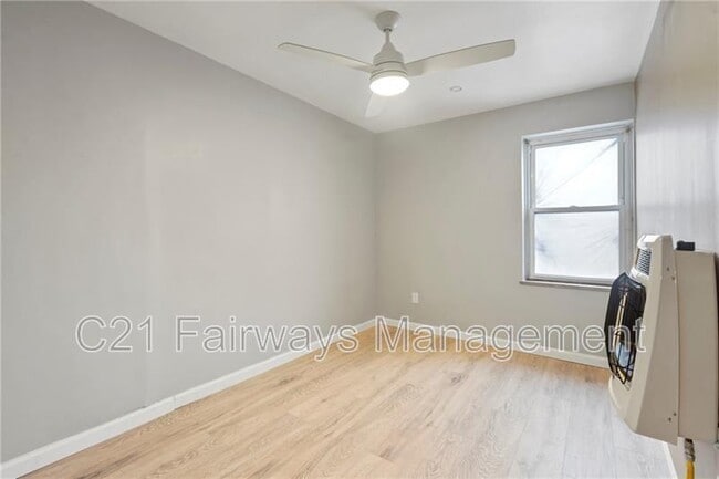 Building Photo - 628 Greenfield Ave