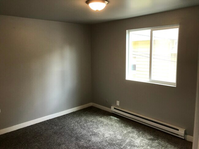 Building Photo - 1134 E 500 S