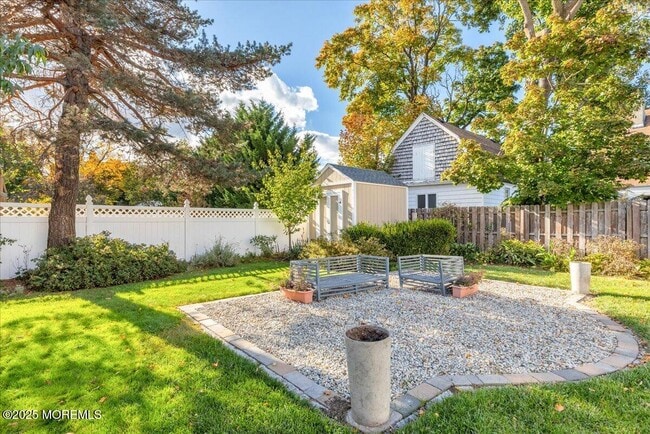 Building Photo - 14 Prospect Ave N