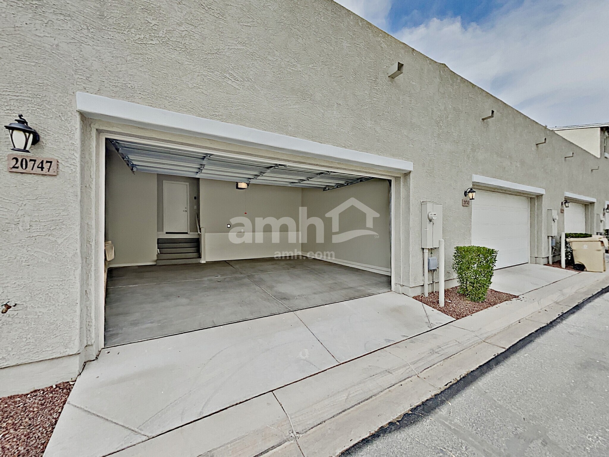 Building Photo - 20747 W Maiden Ln