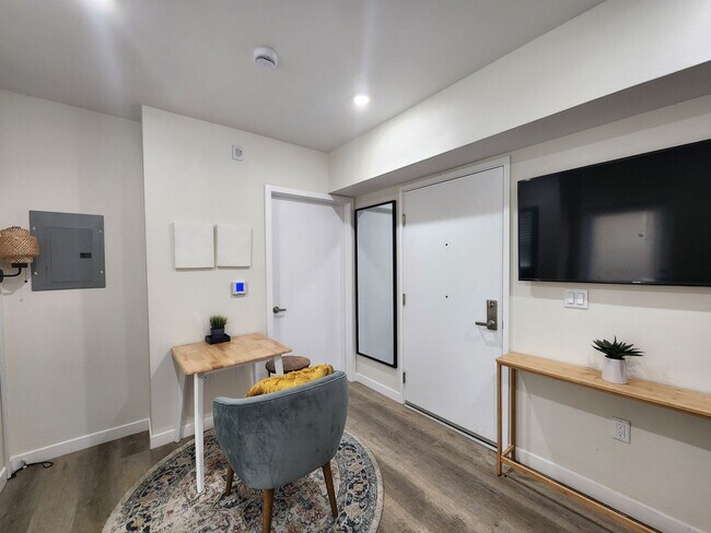 Building Photo - 228 N Soto St