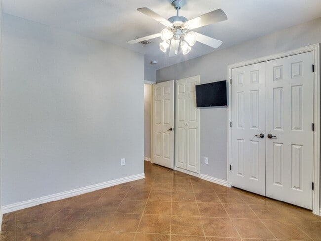 Building Photo - Incredible 4-bedroom, 3-bath Home with sparkling Pool on a gorgeous lot in highly sought-after Al...