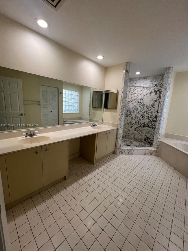 Building Photo - 16373 Malibu Dr