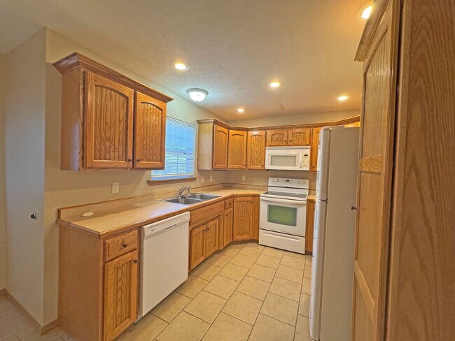 Building Photo - Watermill Cir Duplex
