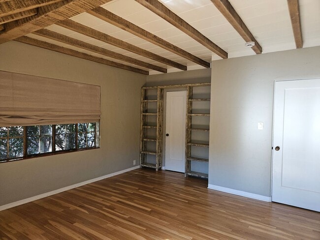 Building Photo - Stunning 1 Bed 1.5 Bath Naglee Park Home W...