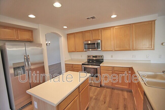 Building Photo - 20920 N 67th Dr