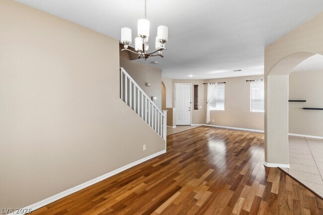 Building Photo - 527 Newberry Springs Dr