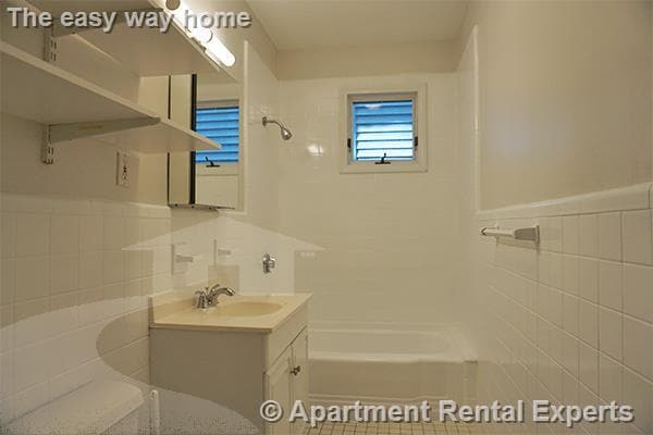 Building Photo - 40 Calvin St