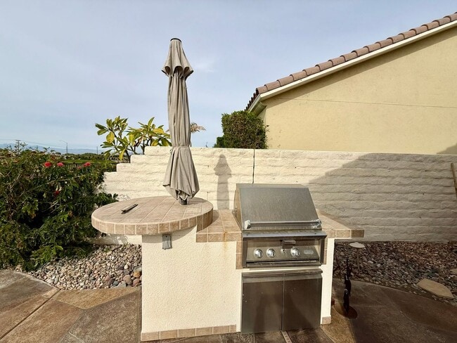 Building Photo - Home in the desirable Del Webb Community