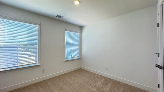 Building Photo - 100 Agnew Wy