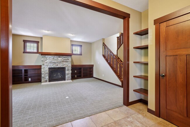 Building Photo - 14272 Grantaire Ln N