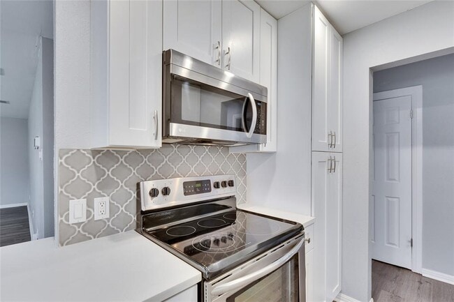 Building Photo - 1712 W Mesa Park Dr