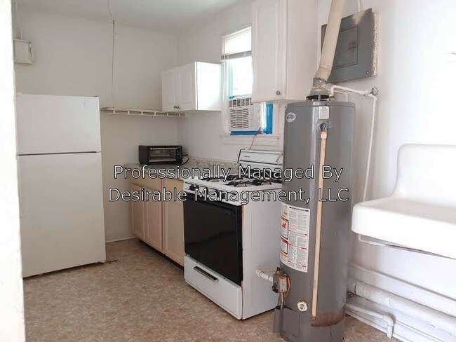 Building Photo - 8 E Virginia Ave