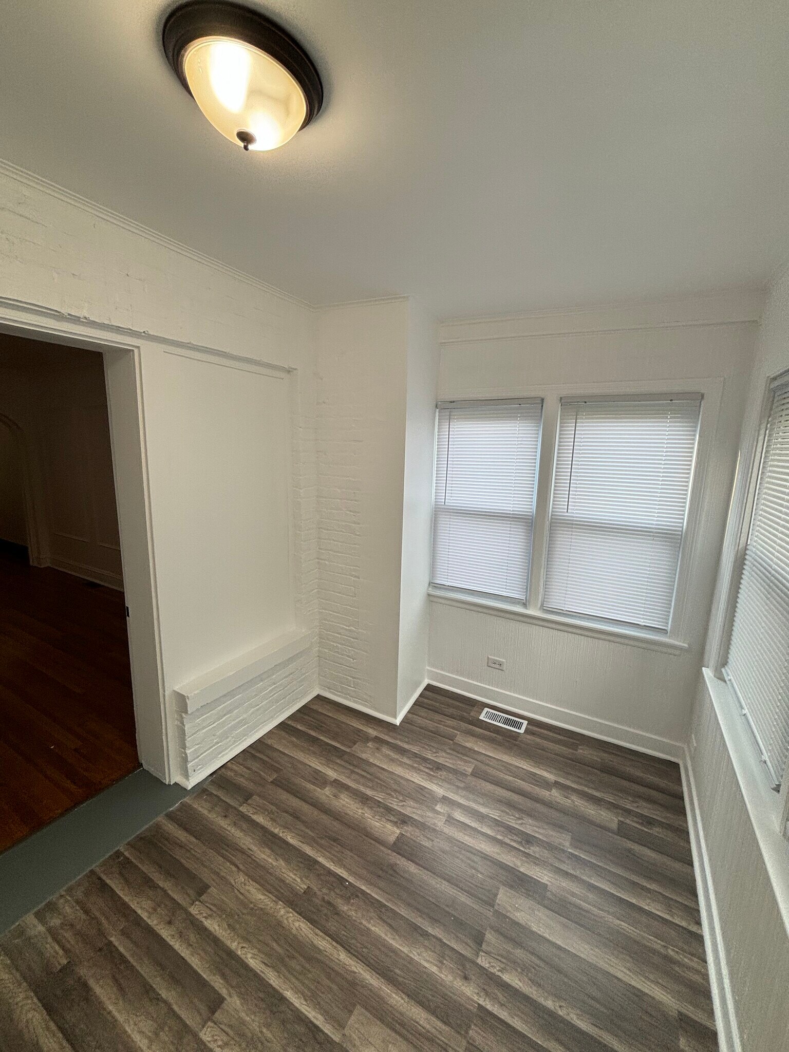 Building Photo - 7935 S Ellis Ave