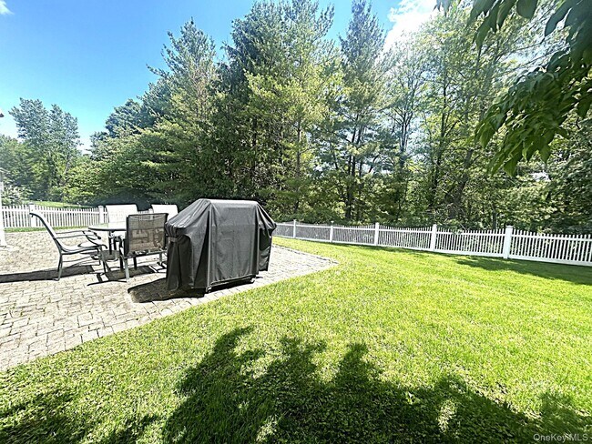 Building Photo - 80 Landmark Ct