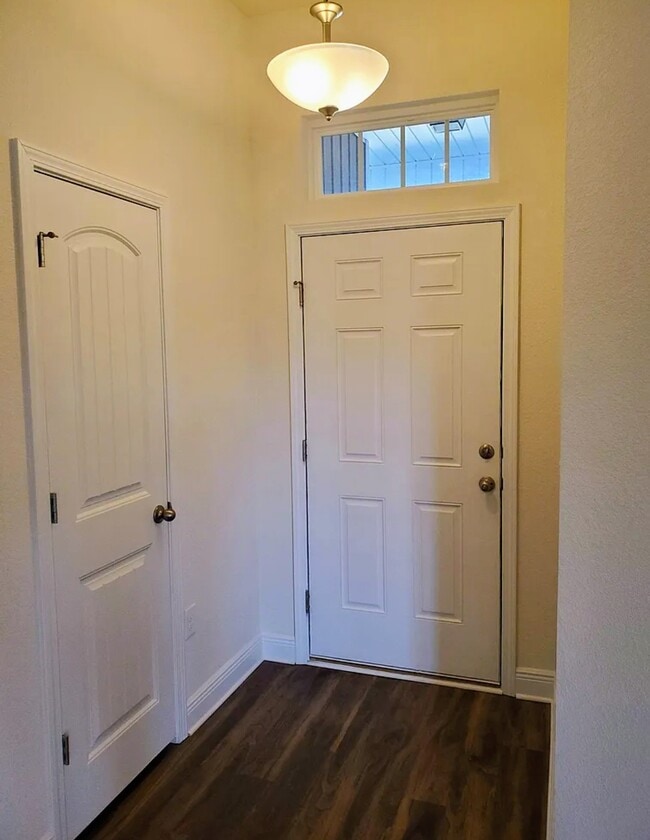 Building Photo - 6289 Redberry Dr