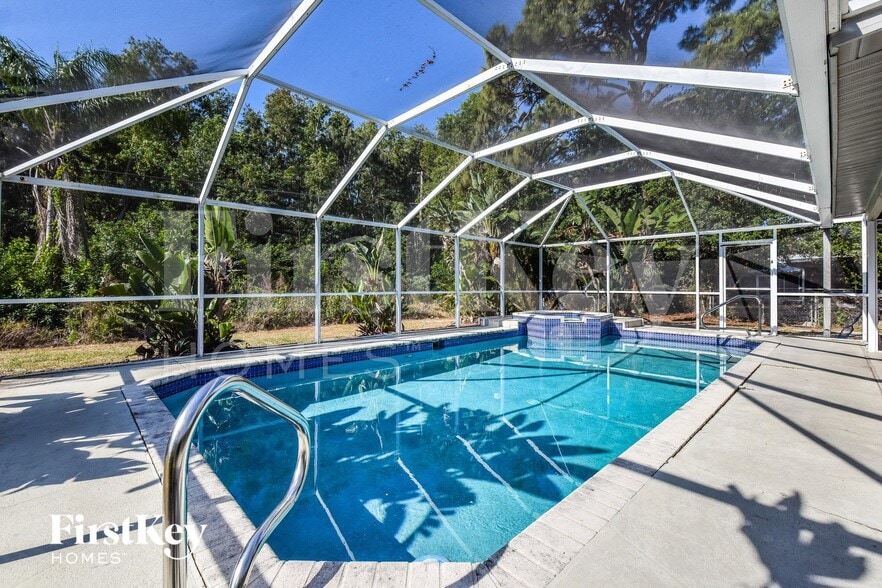 Building Photo - 7218 Jasmine Rd