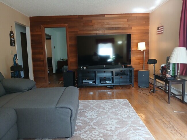 Building Photo - 187 Oakland Rd