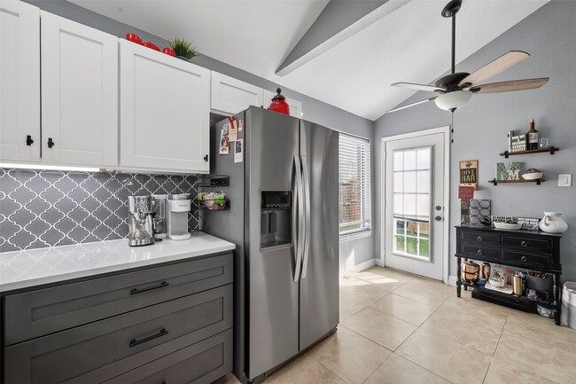 Building Photo - 18530 Trail Bend Ln