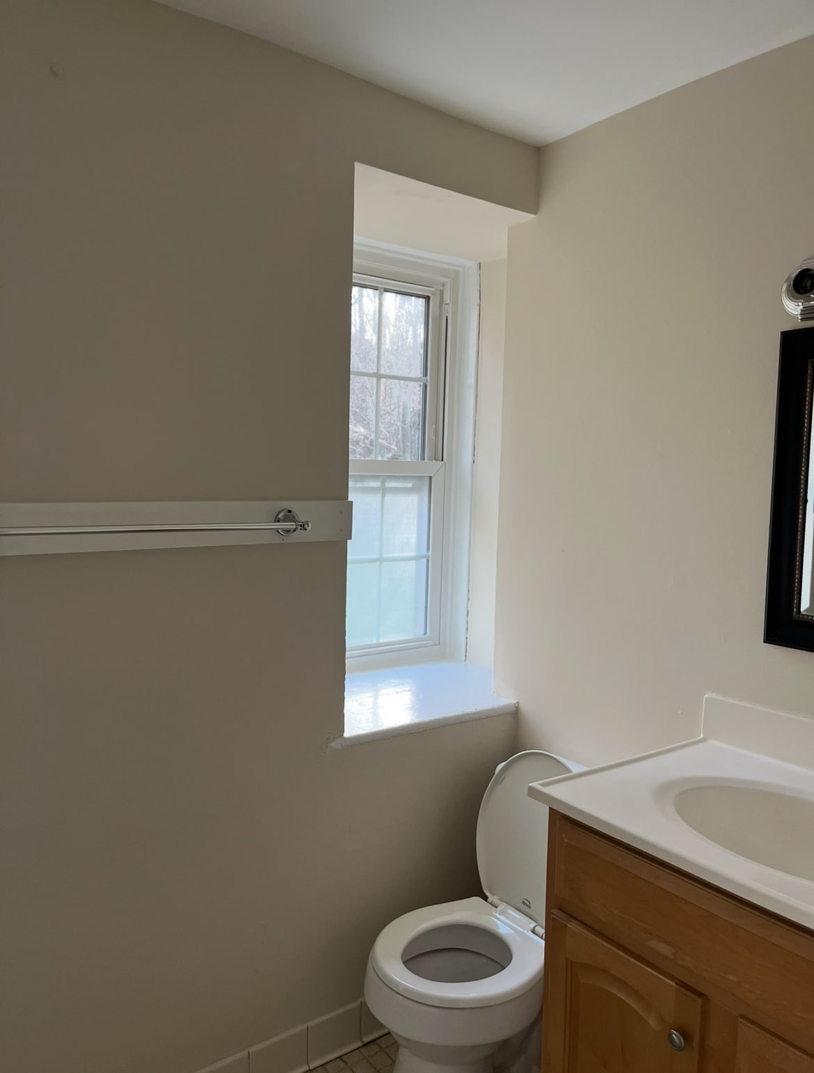 Building Photo - 16 East Main Street