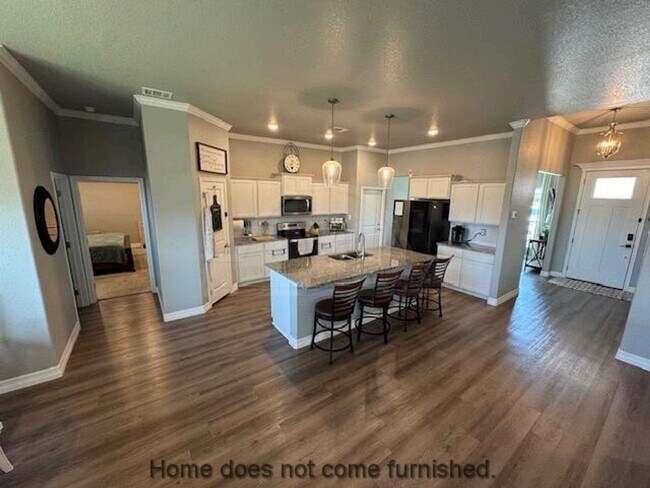 Building Photo - 907 Holliday Dr