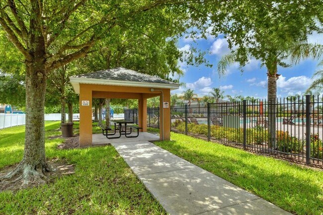 Building Photo - Welcome in to this beautiful Unfurnished -...