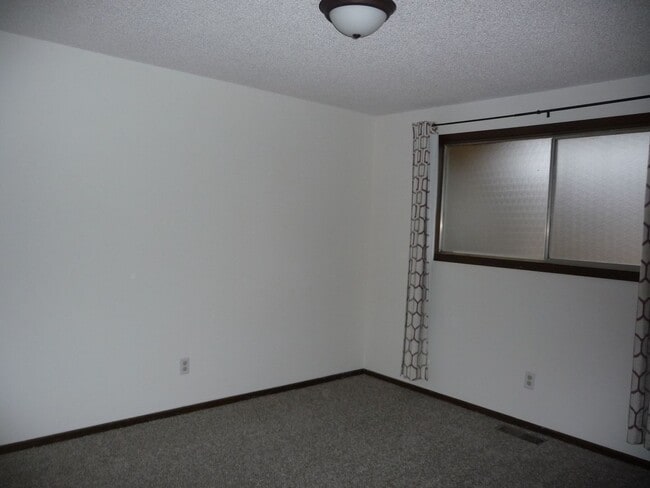 Building Photo - New carpeting