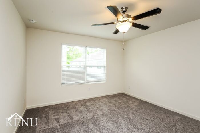 Building Photo - 3094 Calcutta St