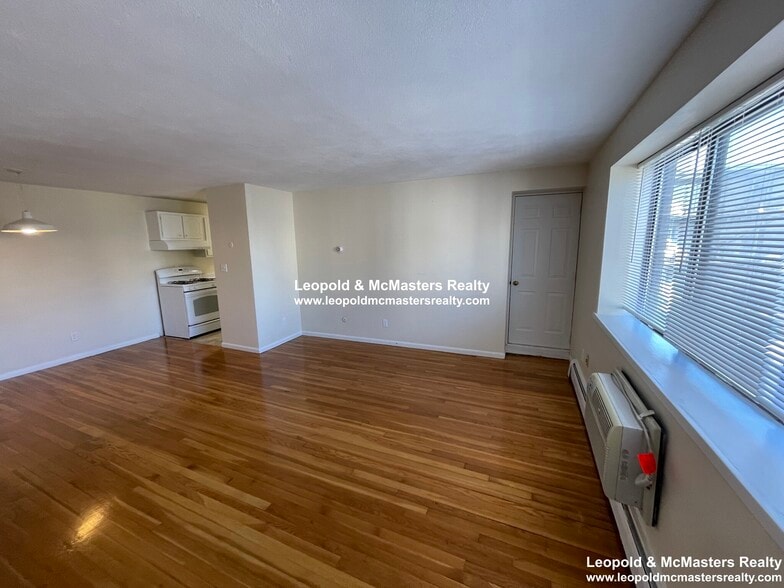 Building Photo - 81 Litchfield St