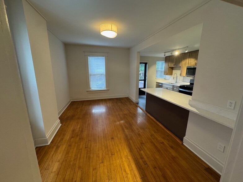 dining room/kitchen - 1212 Dennison Ave