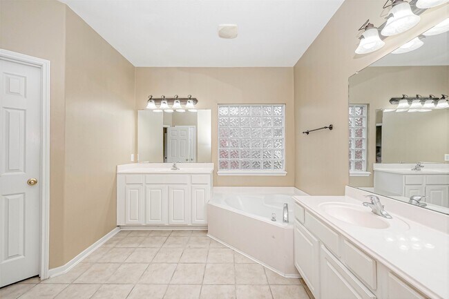 Building Photo - 1222 Watermoon