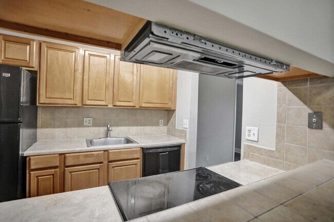 Building Photo - 2301 N Congress Ave