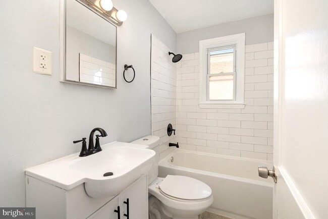 Building Photo - 218 Maryland Ave