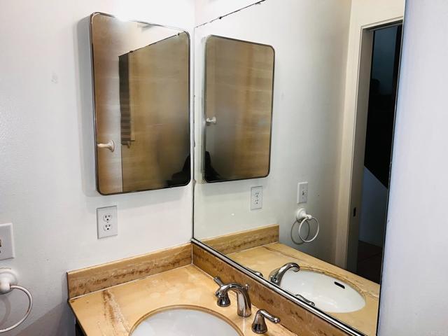 Building Photo - 159 Redwood Ave