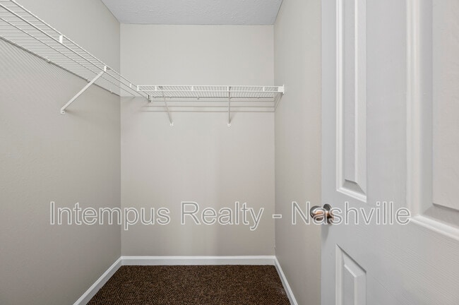 Building Photo - 415 Shoshone Pl