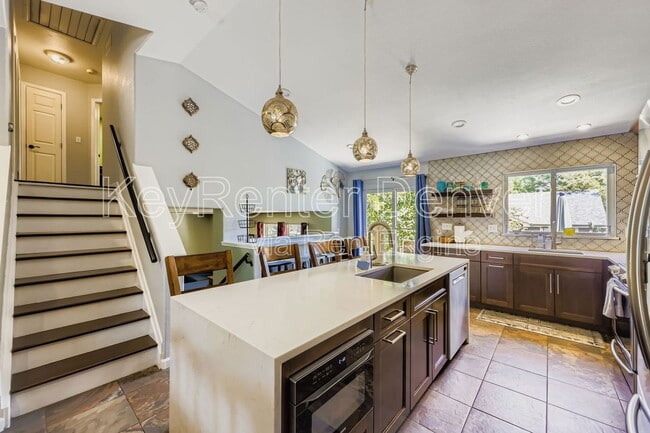 Building Photo - 12295 Crabapple St