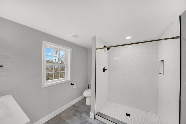 Building Photo - 10523 Howard Ave