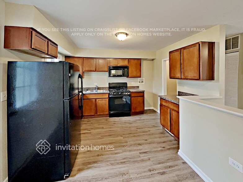 Building Photo - 280 Mohave St