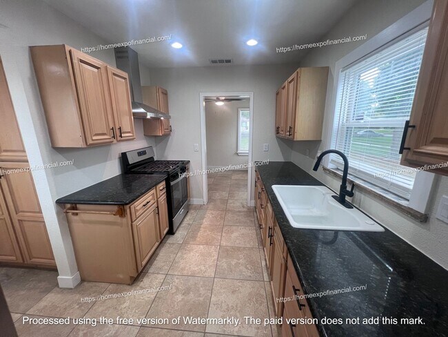 Building Photo - Nice Home For Rent