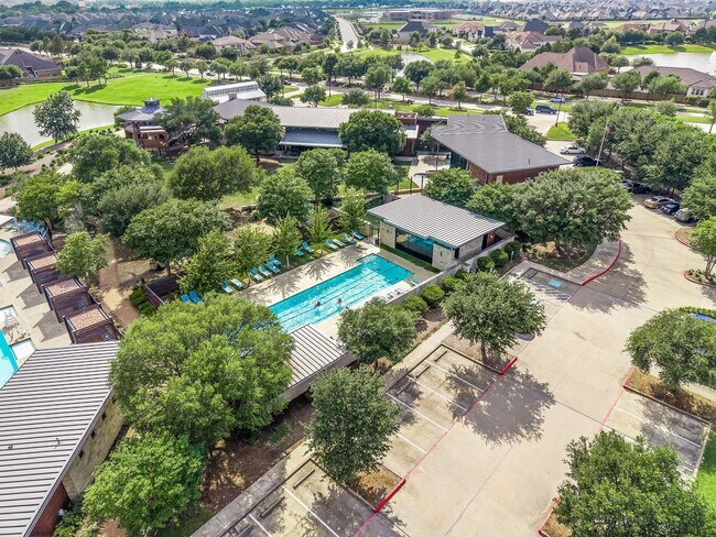 Building Photo - 6326 Wolf Run Dr