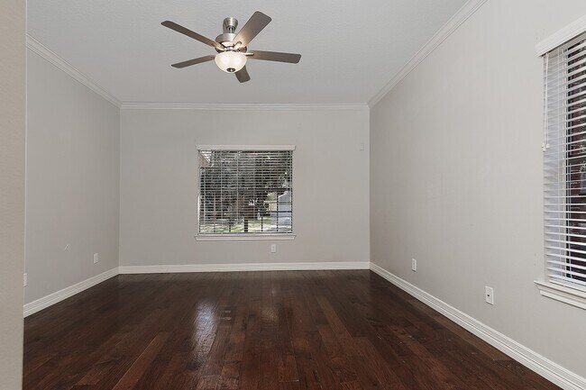 Building Photo - 31 N Duskwood Pl