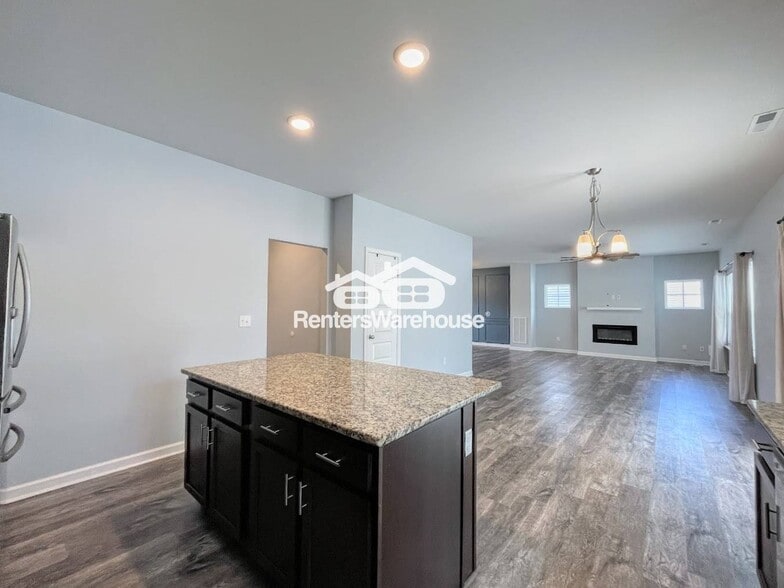 Building Photo - 155 American Wy