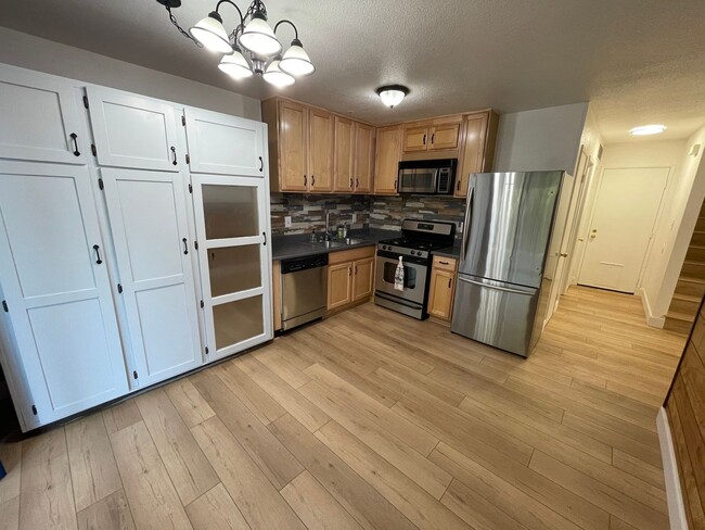 Building Photo - 1068 Cherokee St