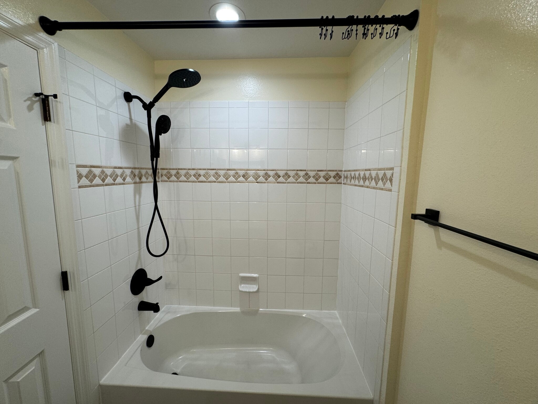 Building Photo - 8741 Spruce Hills Ct