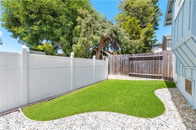 Building Photo - 480 Thalia St